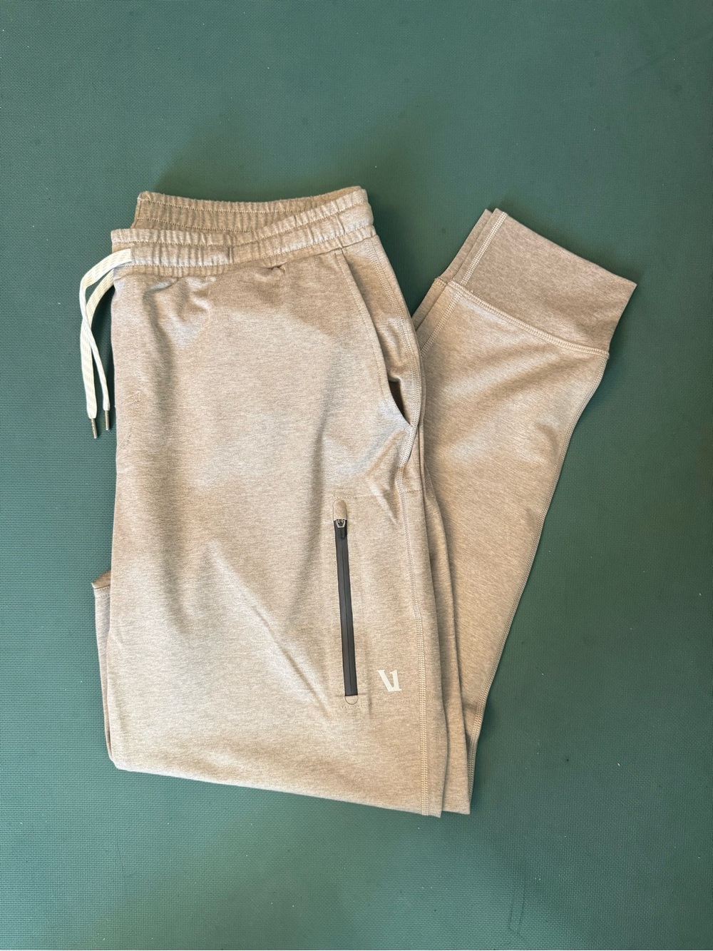 Vuori Sunday Performance Joggers - Picture 5 of 5